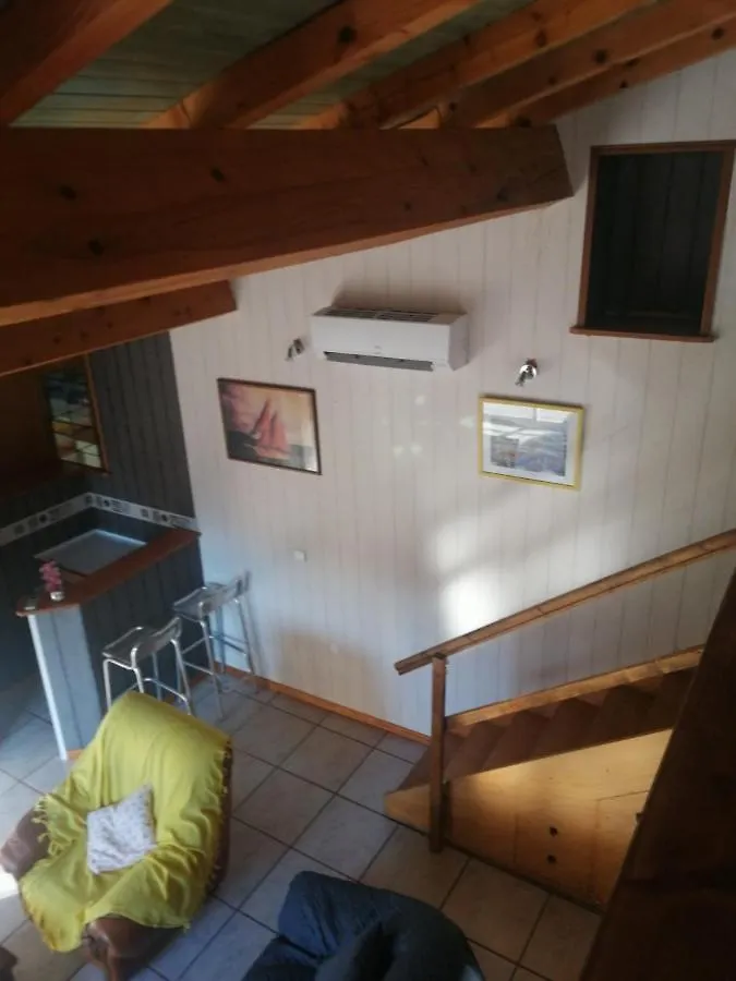 Apartment Location De Vacances A Neylis Avec Vue Sur Les Forets Et Les Champs Carla-de-Roquefort