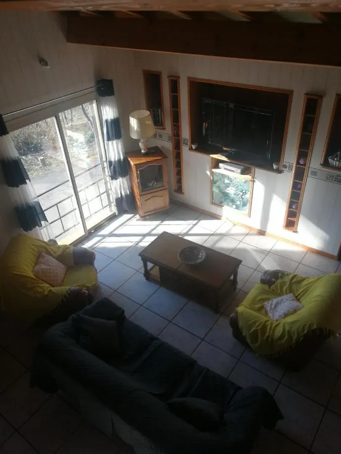 Location De Vacances A Neylis Avec Vue Sur Les Forets Et Les Champs Carla-de-Roquefort